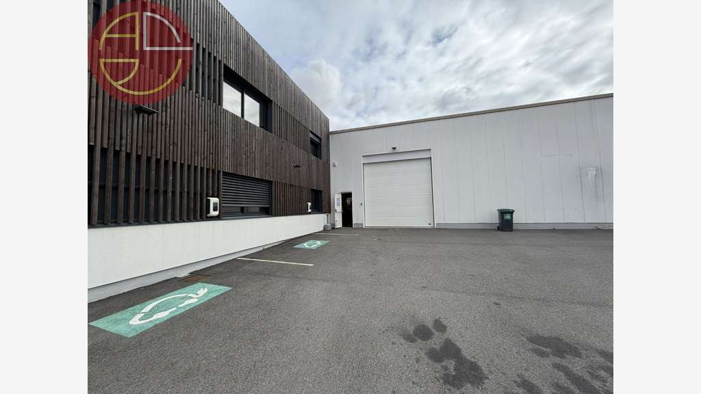 À LOUER ENTREPÔT DE 1 900 M² - LA SALVETAT-SAINT-G