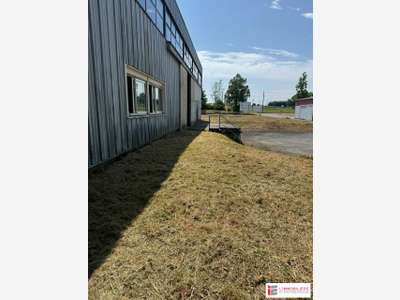 Entrepôt 1200m² à louer à La Selle-en-Luitré