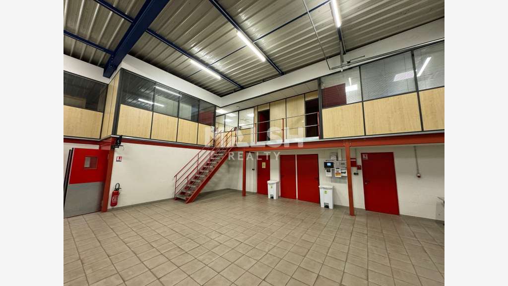 Local industriel de 1709m² à louer à la Talaudière