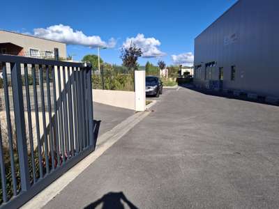 A louer plateau 185m² R+1 à La Tour-d'Aigues
