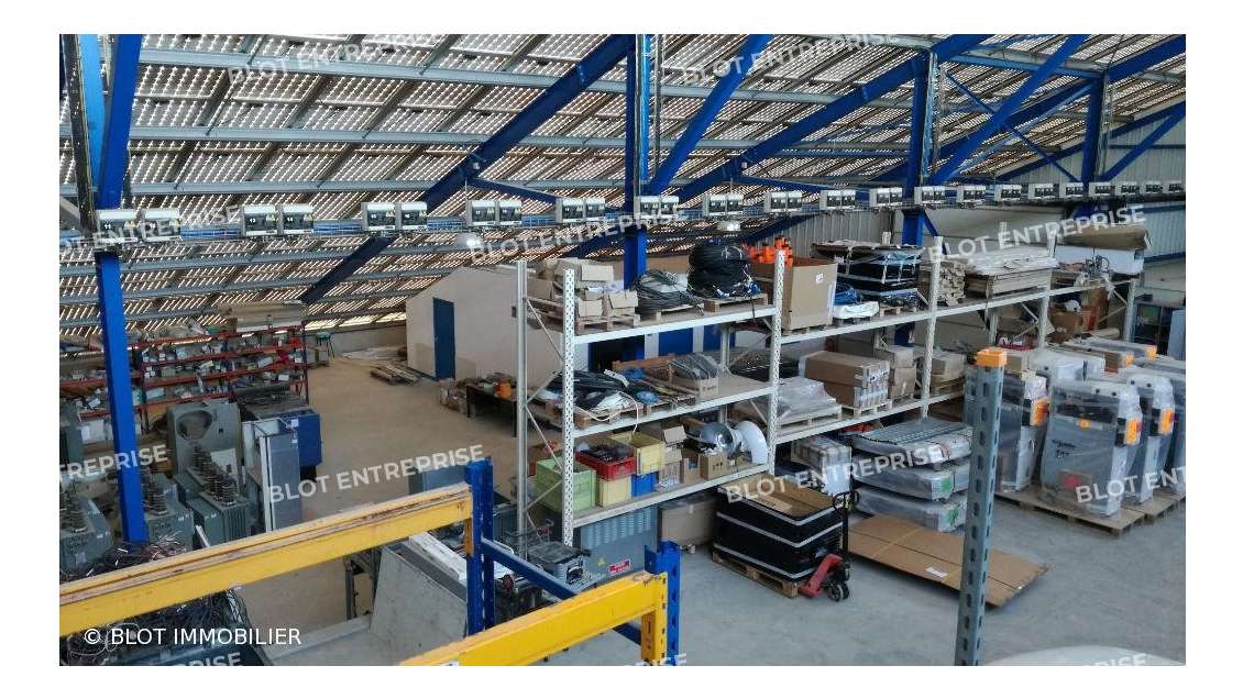 A louer local d'activités de 800m² à la Trinité