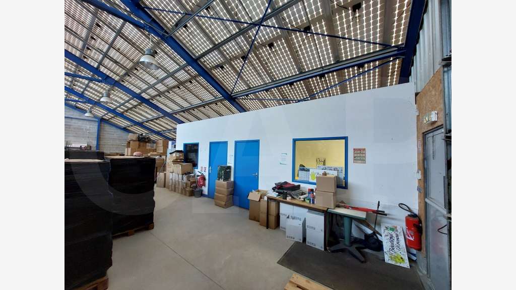 Local d'activité 850m² à louer la Trinité-Surzur
