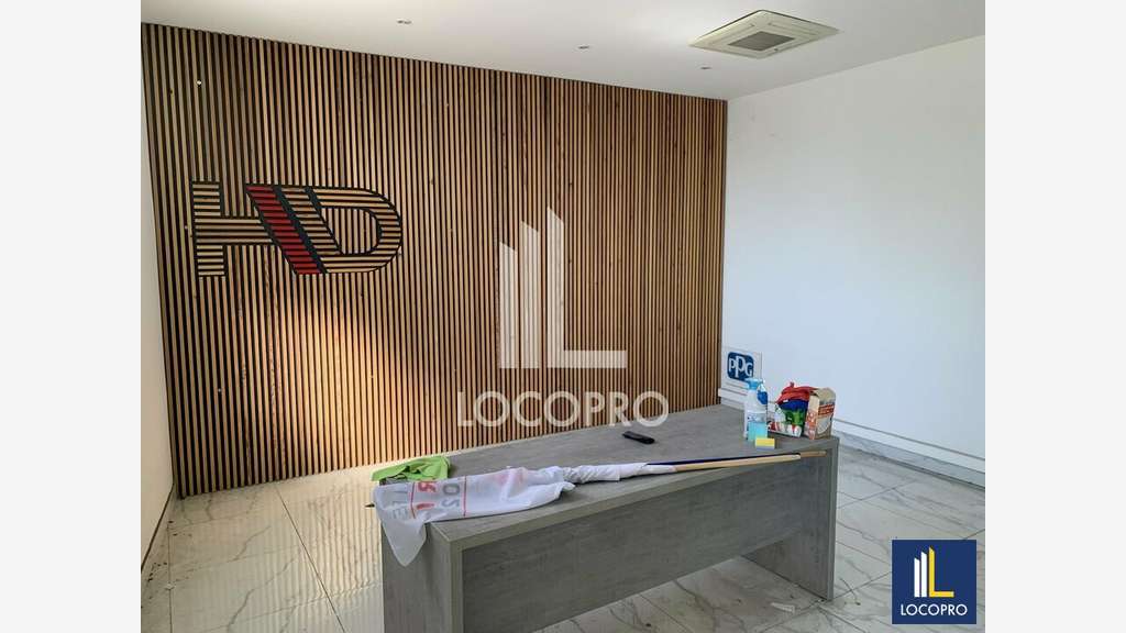 A louer local d'activités 850m² à La Turbie