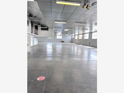ENTREPOT 500 M²