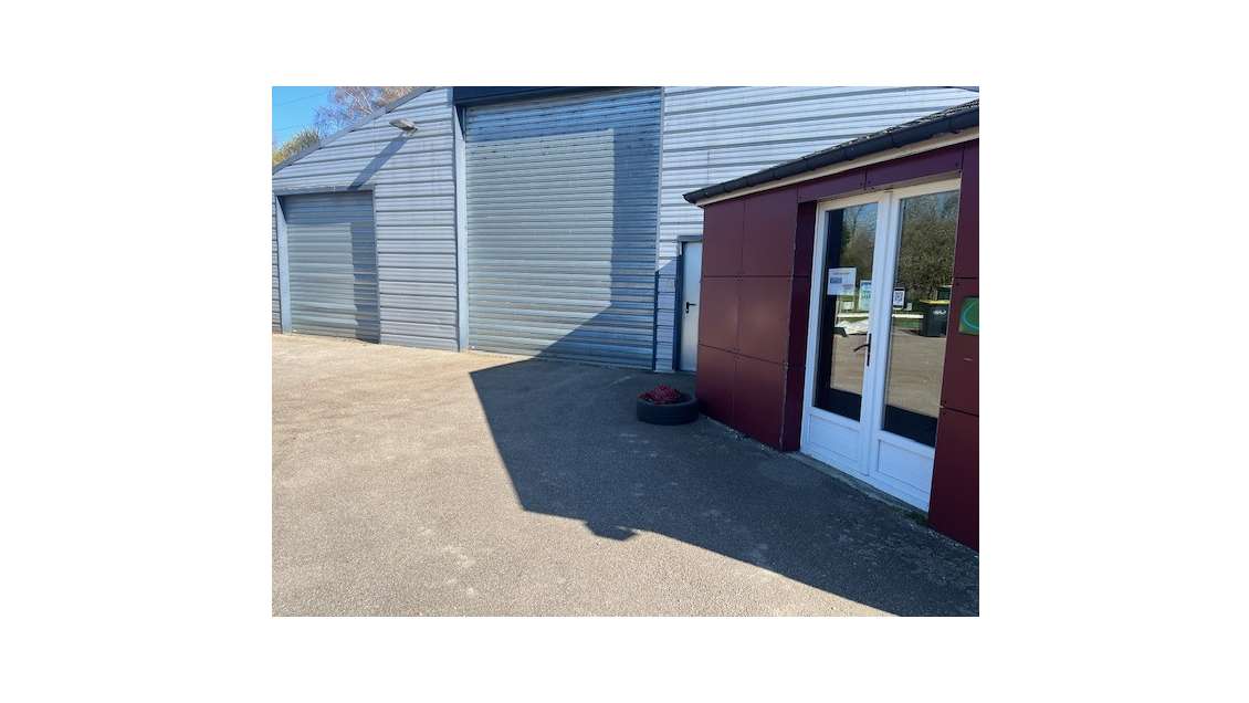 A louer entrepôt 441m² axe Rouen Dieppe le Havre