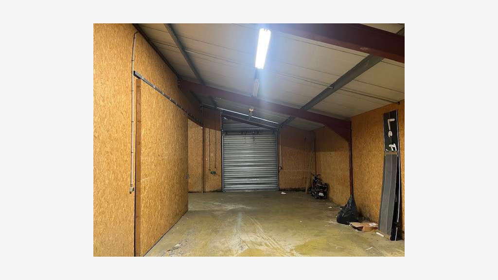 A louer entrepôt 441m² axe Rouen Dieppe le Havre