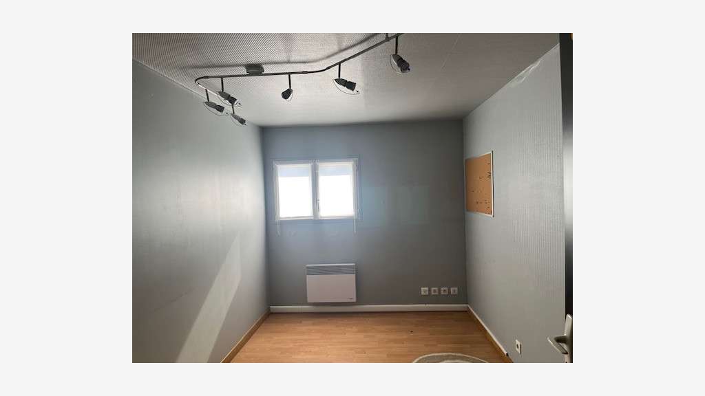 A louer entrepôt 441m² axe Rouen Dieppe le Havre