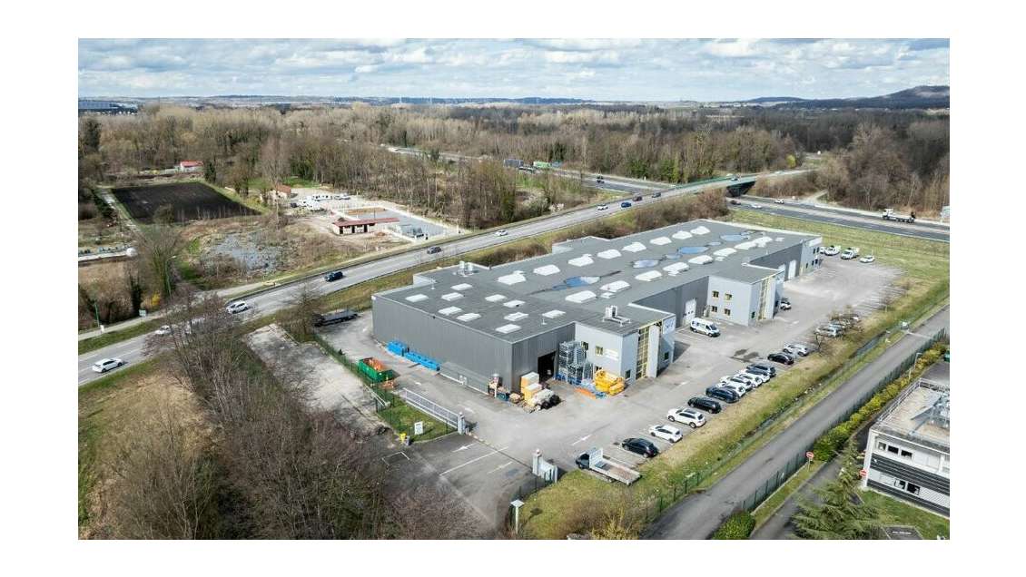 Local d'activité 194m² à louer à La Verpillière