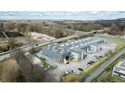 Location Locaux d'activités - Entrepôts à La Verpillière