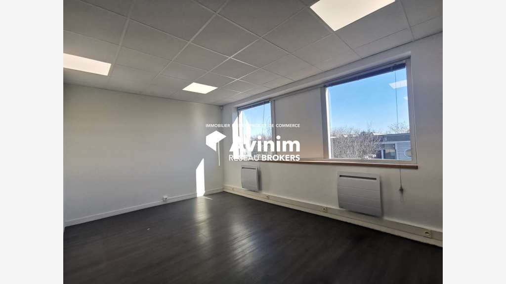 A louer local d’activité 267m² à la Verrière