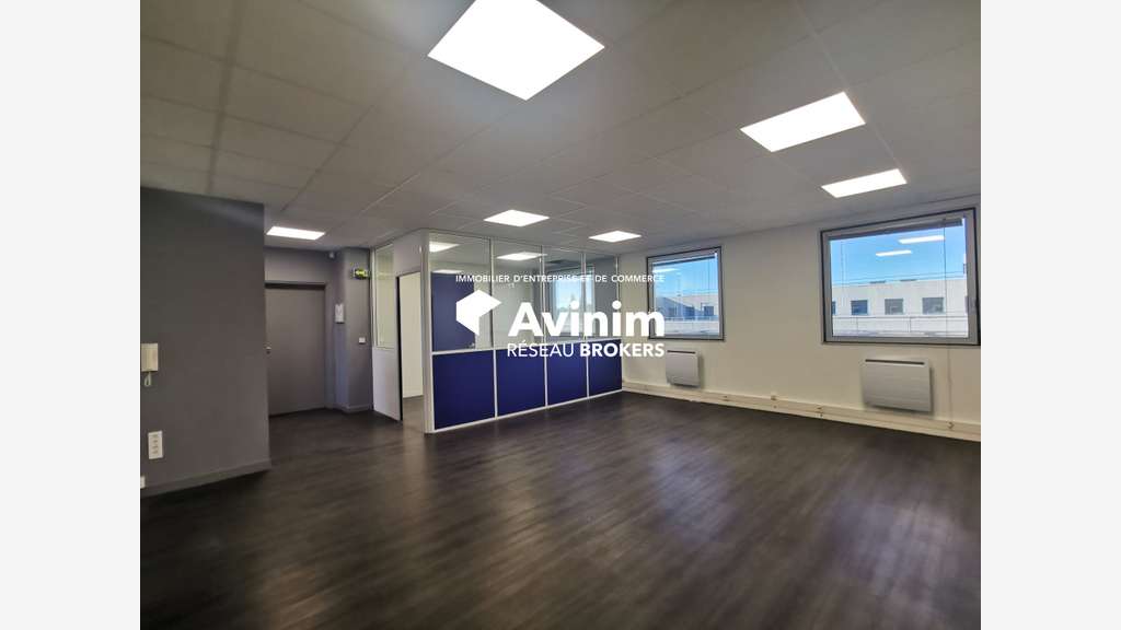 A louer local d’activité 267m² à la Verrière