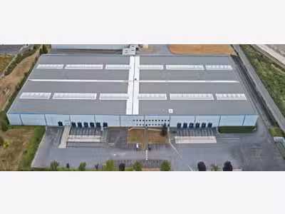 À louer entrepôt Logistique de 23 106m² à La Veuve