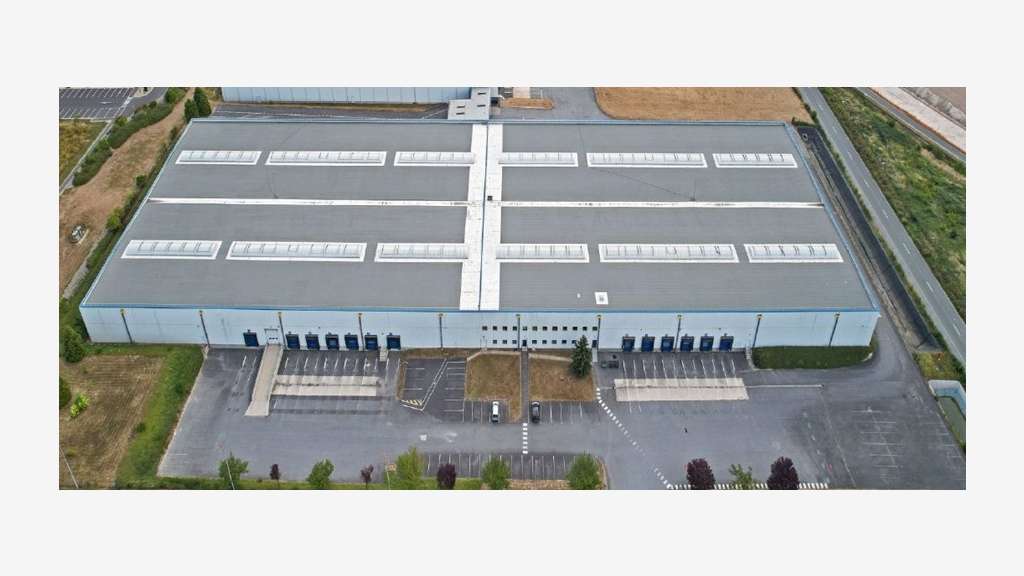 À louer entrepôt Logistique de 23 106m² à La Veuve