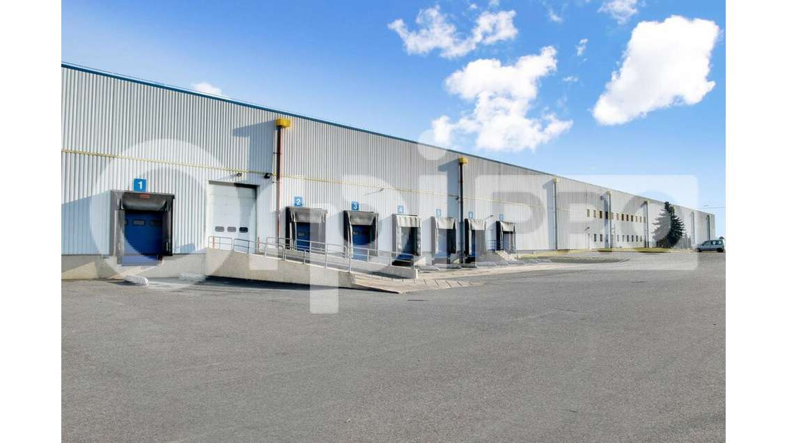 A louer entrepôt 23105m² La Veuve accès A4