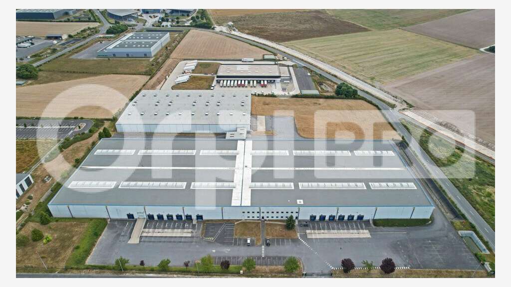 A louer entrepôt 23105m² La Veuve accès A4