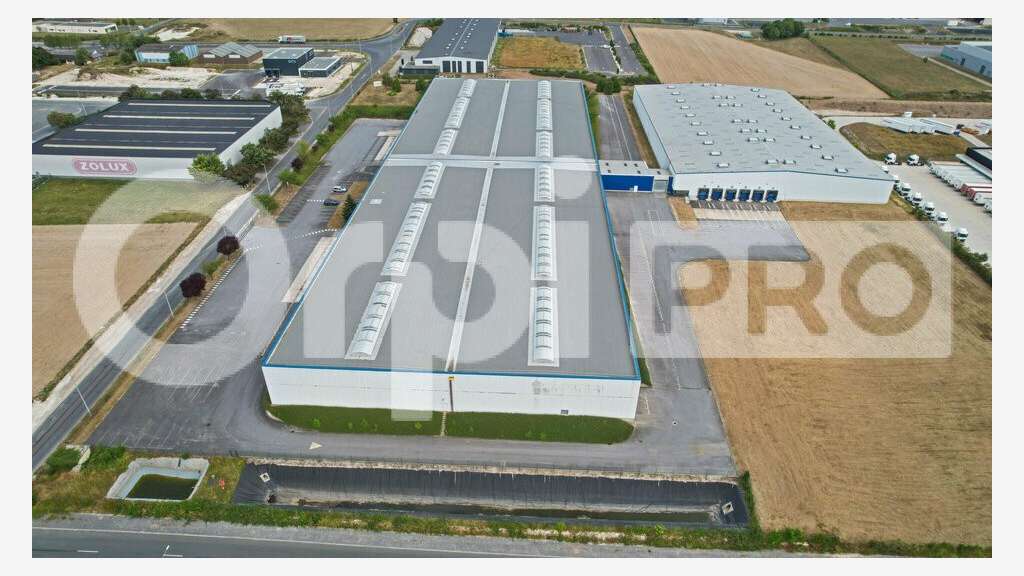 A louer entrepôt 23105m² La Veuve accès A4