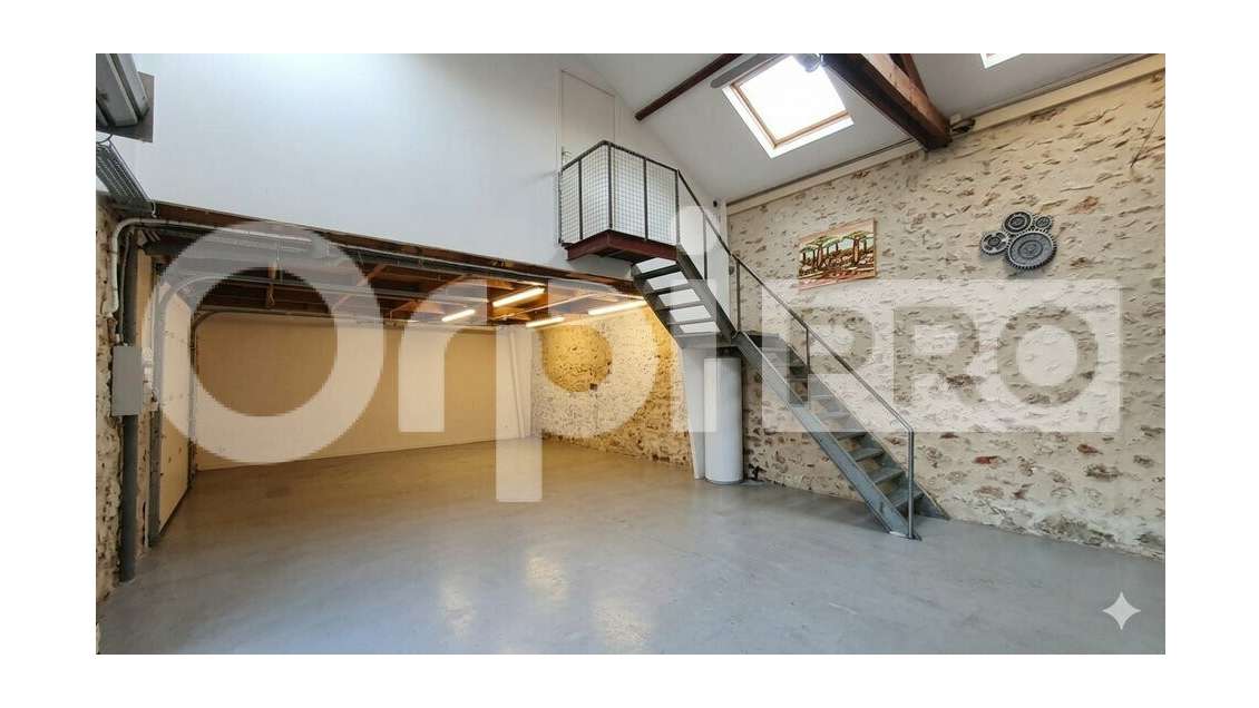 Loue local indépendant de 120m² à La Ville-du-Bois