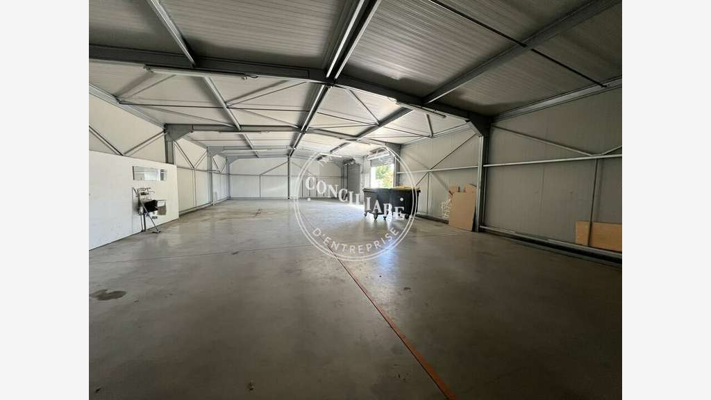A louer entrepôt 300m² Labarthe-sur-Lèze empl N°1