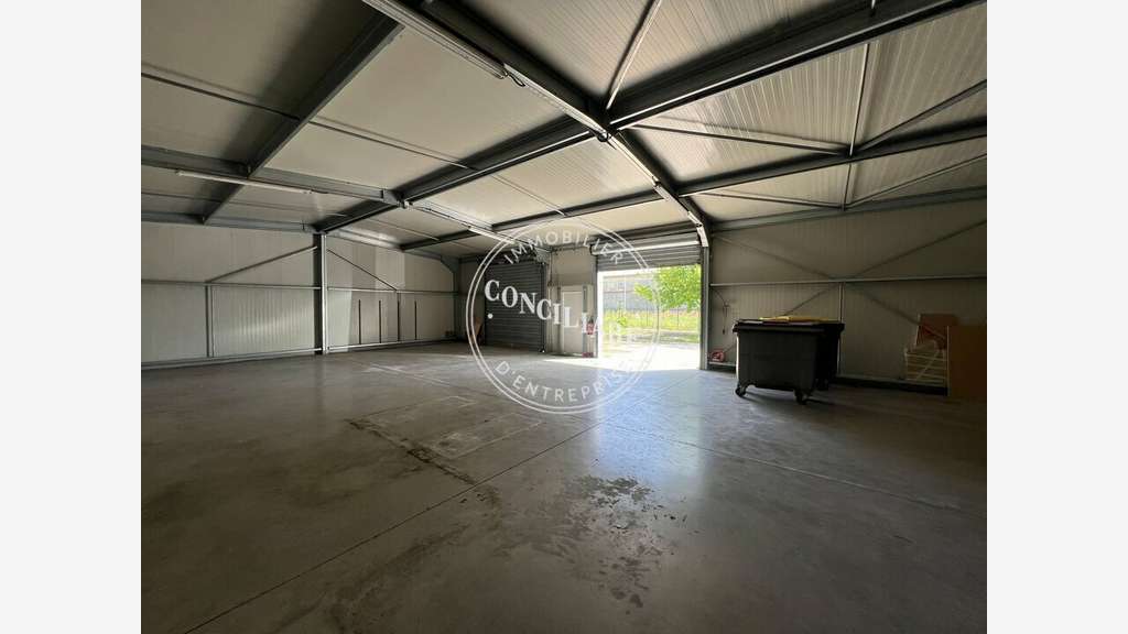 A louer entrepôt 300m² Labarthe-sur-Lèze empl N°1