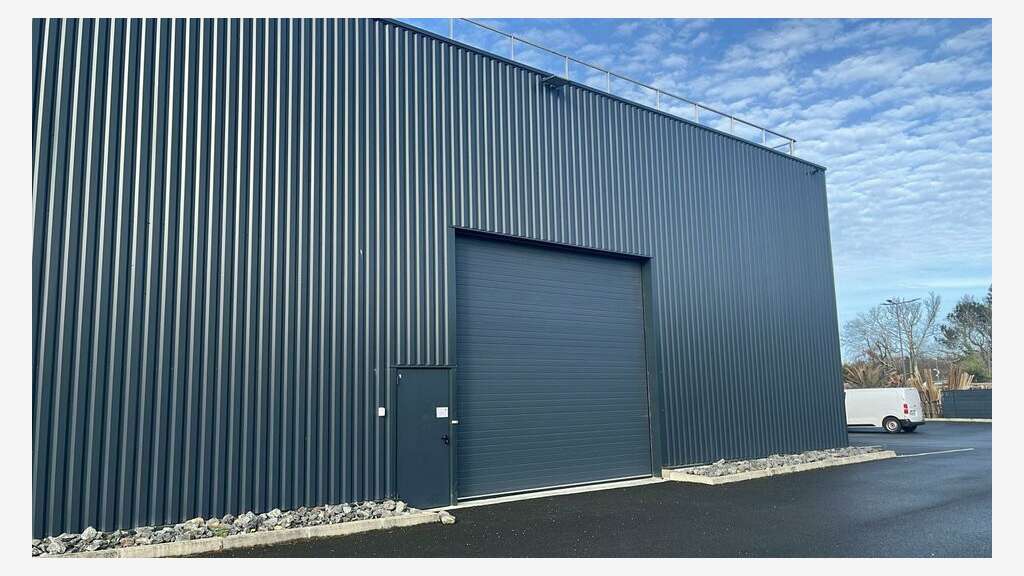 Entrepôt 366m² à louer Zone Industrielle Lacanau