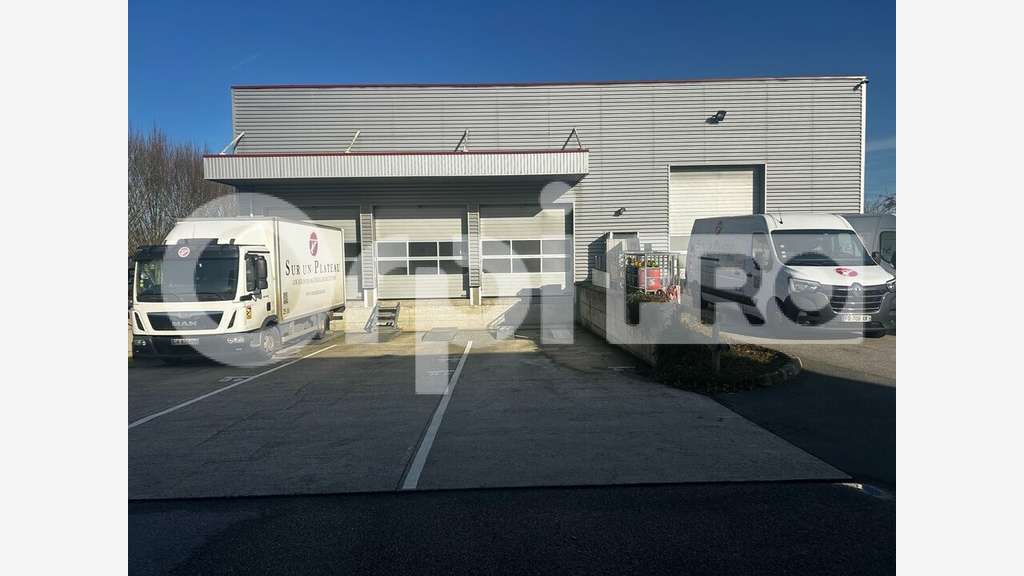 A louer local activité 1700m² au sud de Compiègne