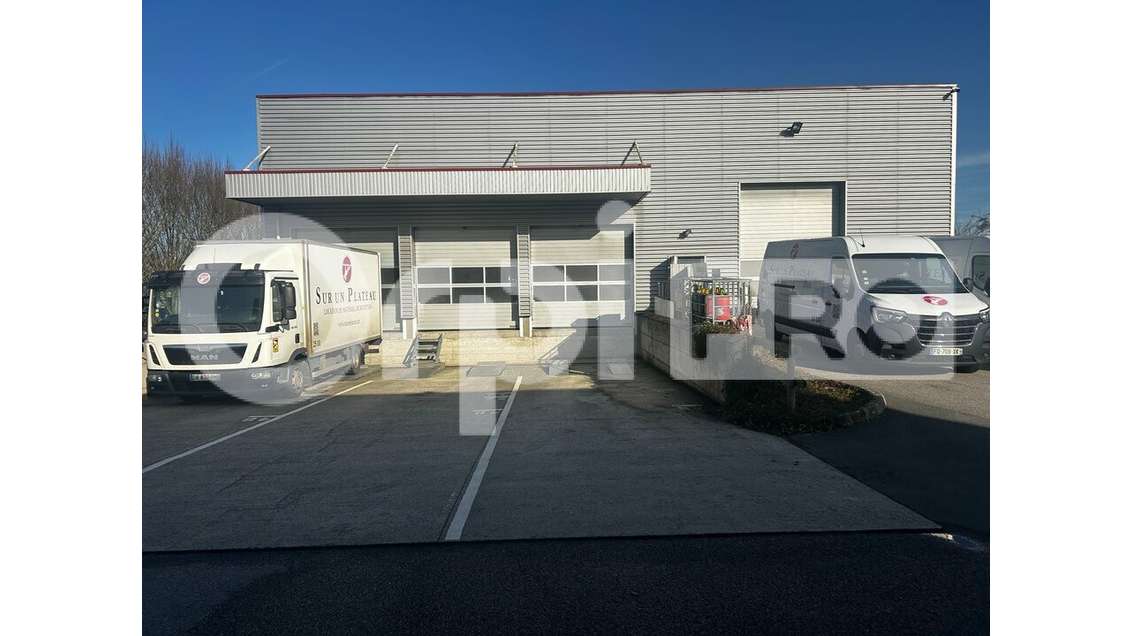 A louer local activité  1700m² au sud de Compiègne