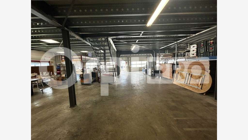 A louer local activité 1700m² au sud de Compiègne
