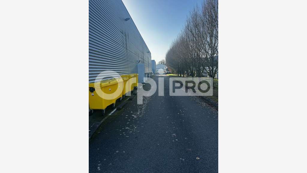 A louer local activité 1700m² au sud de Compiègne