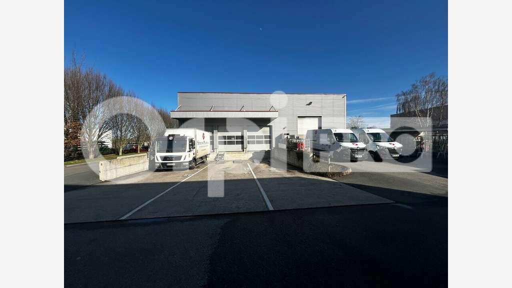 A louer local activité 1700m² au sud de Compiègne