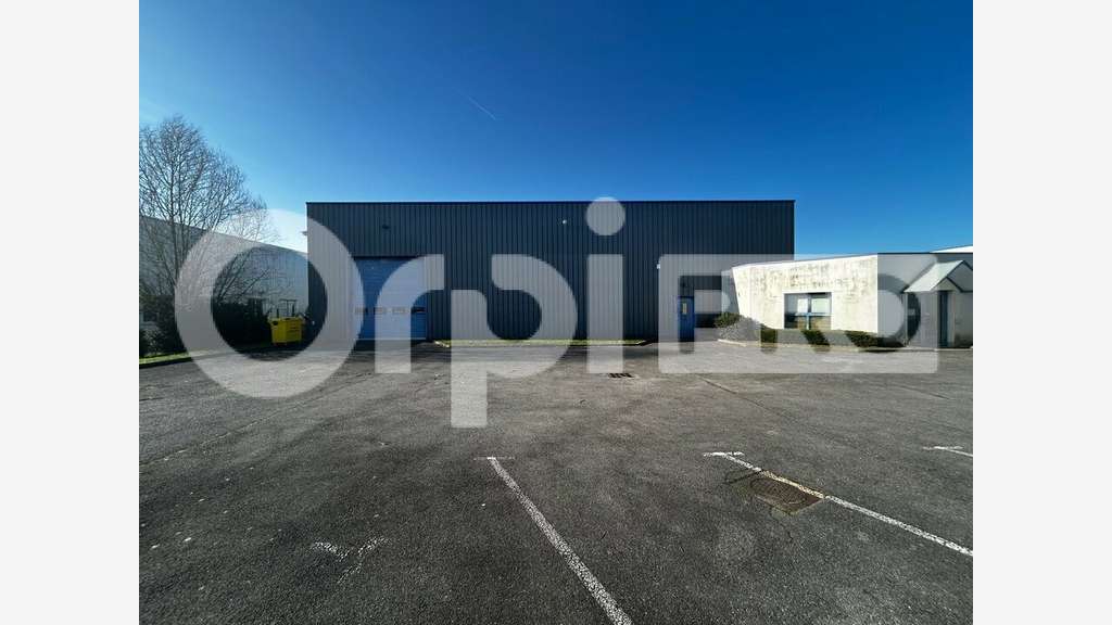 A louer local activité 810m² au sud de Compiègne