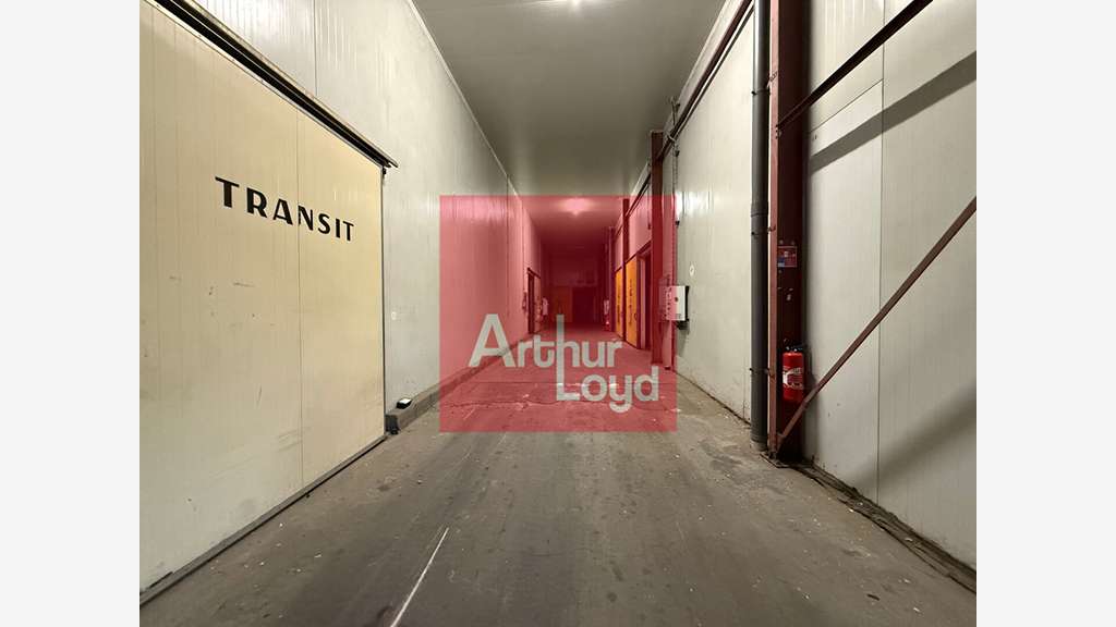 Local d'activité 2890m² à louer à Lafrançaise D927
