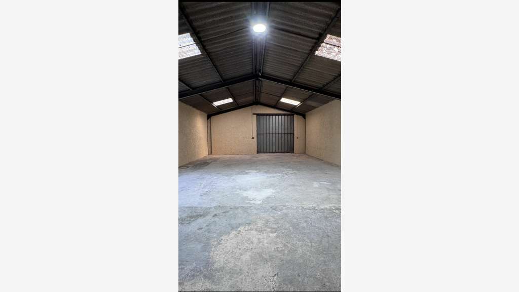 LAGNES - DEPOT - ENTREPOT à louer