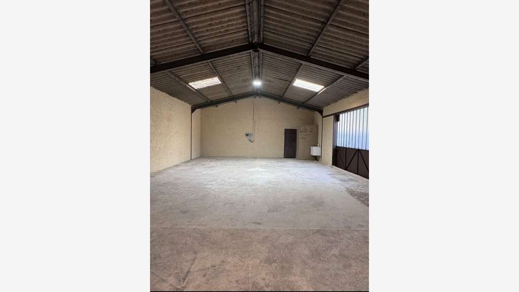 LAGNES - DEPOT - ENTREPOT à louer