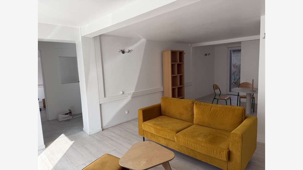 A louer local d'activité 109m² divisibles à Lagny