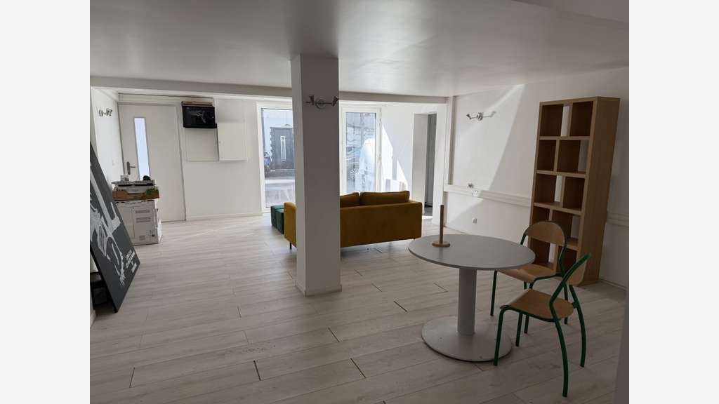 A louer local d'activité 109m² divisibles à Lagny