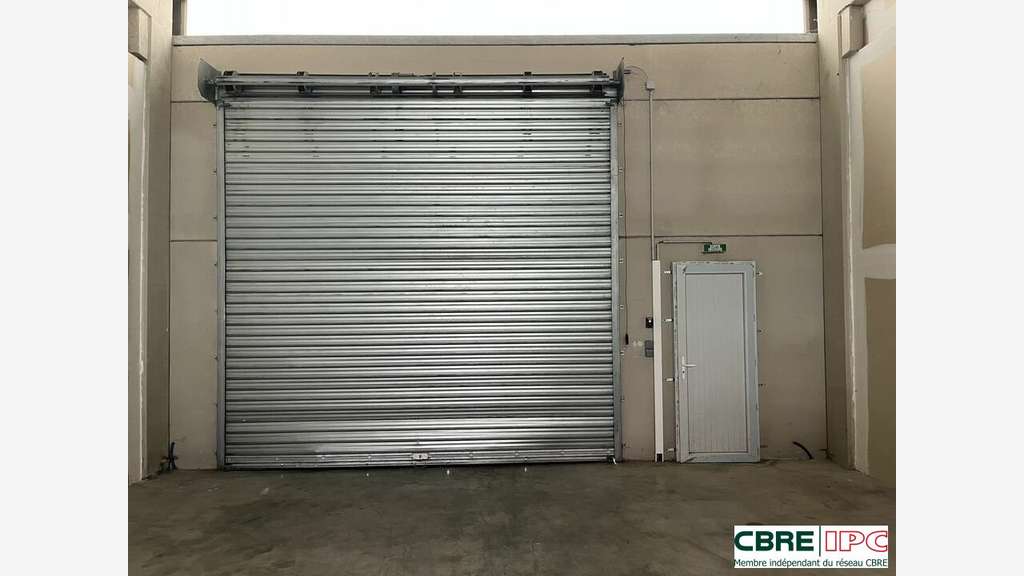 Loue local d'activité 212m² + parking à Lahonce
