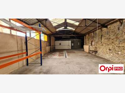 A louer entrepôt 200m² en centre-ville de Lamballe
