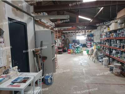 A louer local d'activités 252m² en ZI à Lamballe