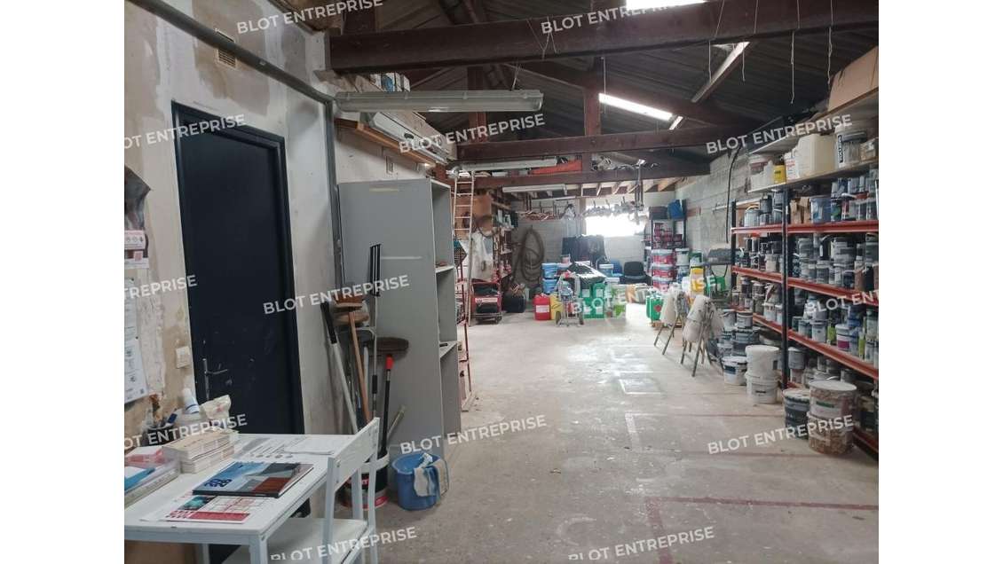 A louer local d'activités 252m² en ZI à Lamballe