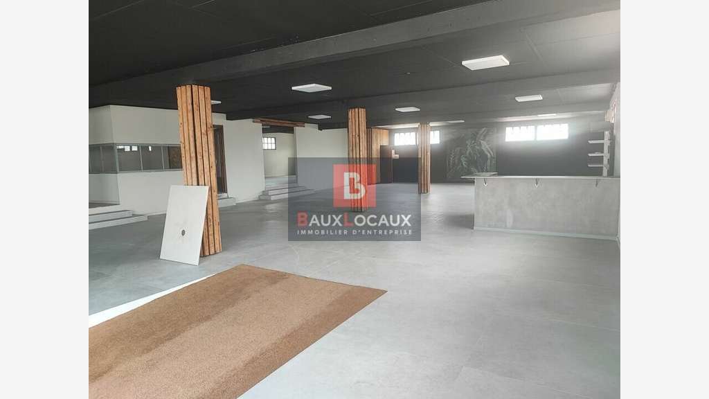 A louer local professionnel 350m² à Lambesc