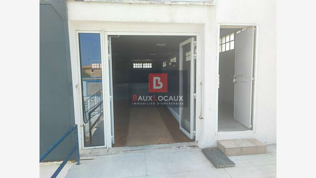 A louer local professionnel 350m² à Lambesc