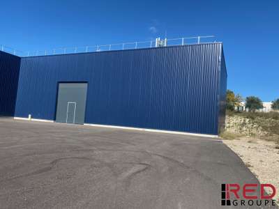 A louer entrepôts neufs 1255m² ZI de Berthoire