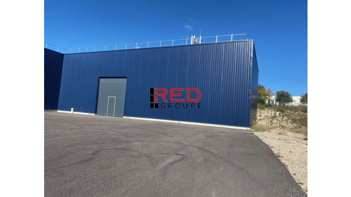 A louer entrepôts neufs 1255m² ZI de Berthoire 