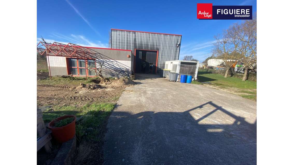 Local 580m² sur 1500m² ZI des Sardenas à Lançon