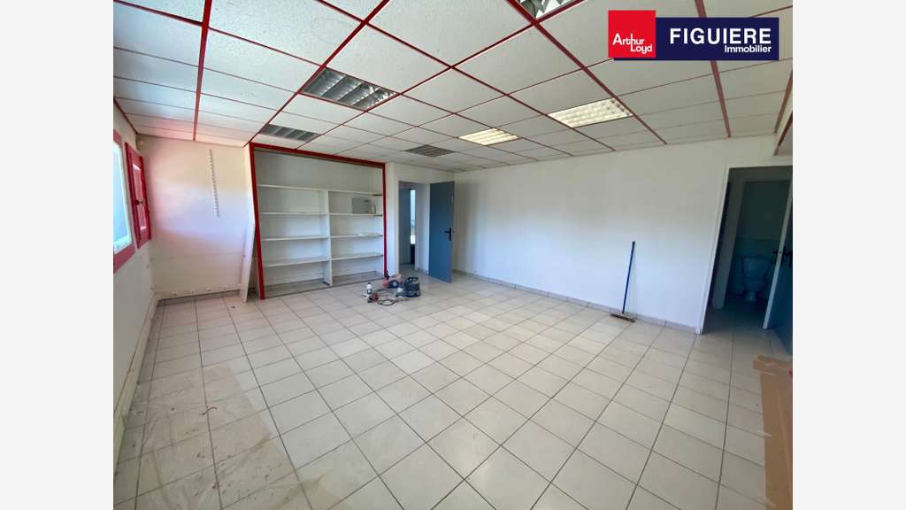 Local 580m² sur 1500m² ZI des Sardenas à Lançon