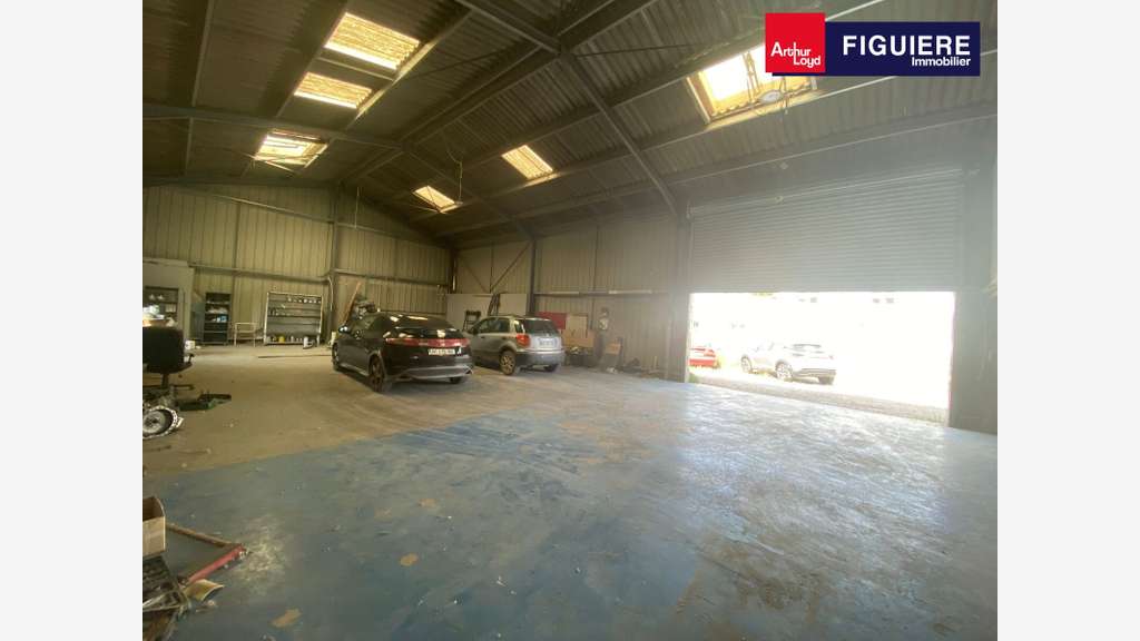 225m² de local d'activités à louer Lançon Provence