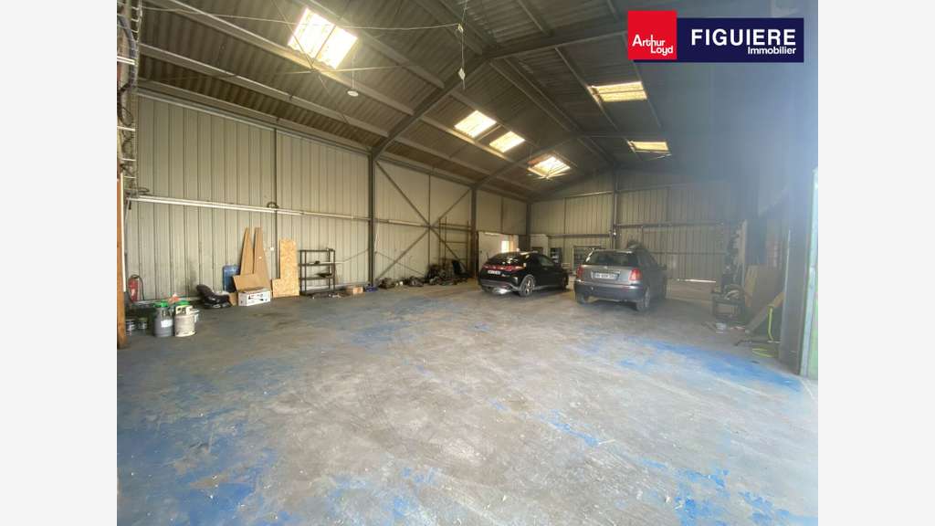 225m² de local d'activités à louer Lançon Provence