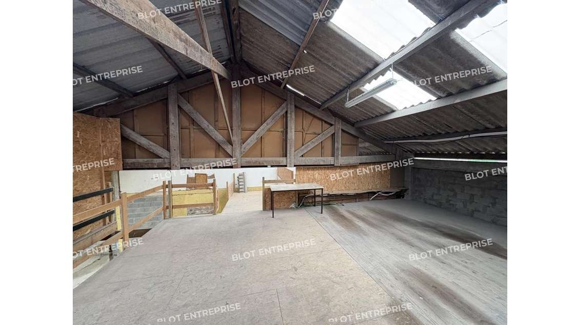 A louer local d'activités de 245m² à Landerneau