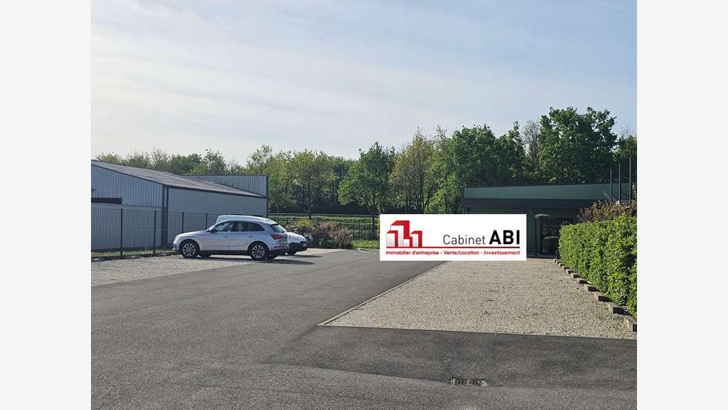 A louer bâtiment d'activité à Landeronde