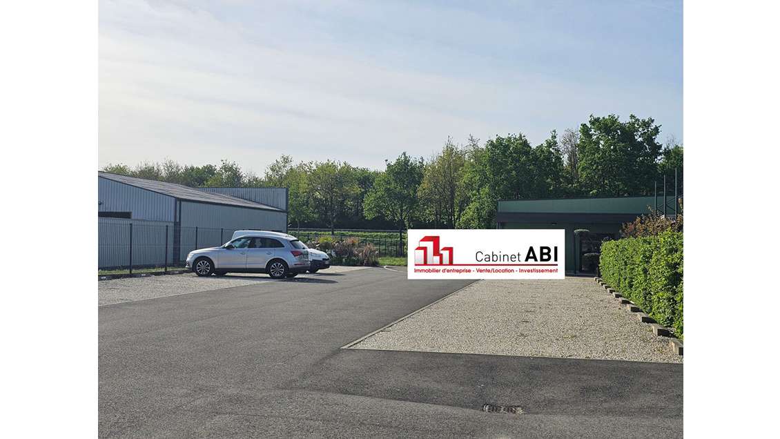 A louer bâtiment d'activité à Landeronde